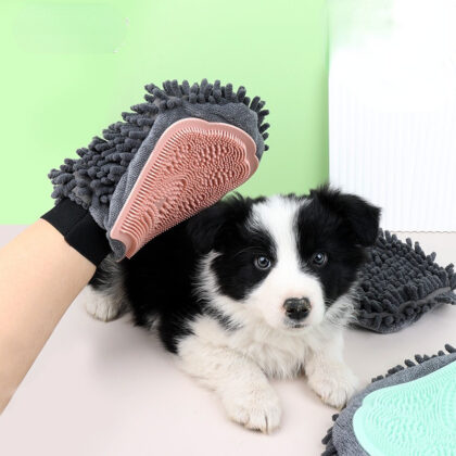 2-in-1 Pet Bathing Brush Glove - Groom, Massage, and Dry - Perfect for Dogs and Cats